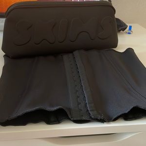 SKIMS Midnight Black Shapewear Corset